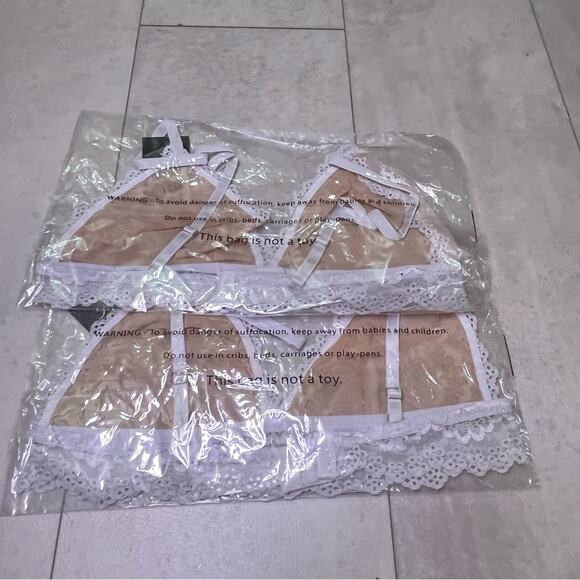 NWT 2 Pack Fredericks of Hollywood White Silver Lace Caroline Bralette XL V Neck - Picture 4 of 13